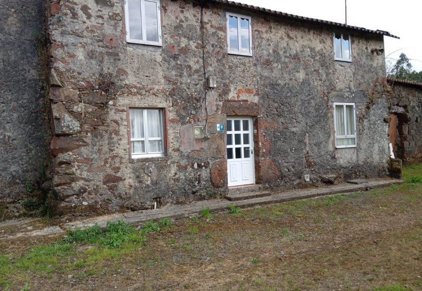 CASA EN ENTRECRUCES CON FINCA
