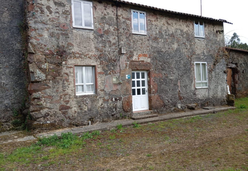 CASA EN ENTRECRUCES CON FINCA