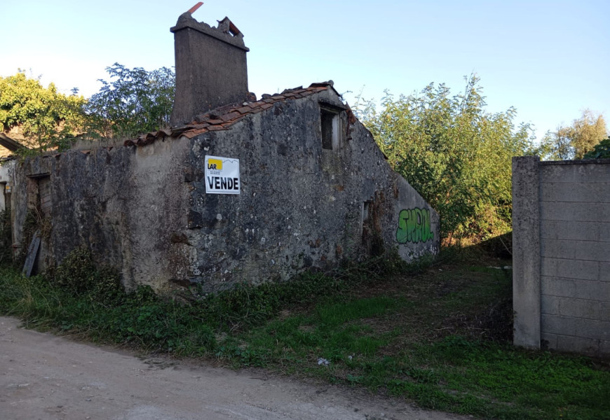 2 CASAS PRÓXIMAS A CARBALLO PARA REFORMAR