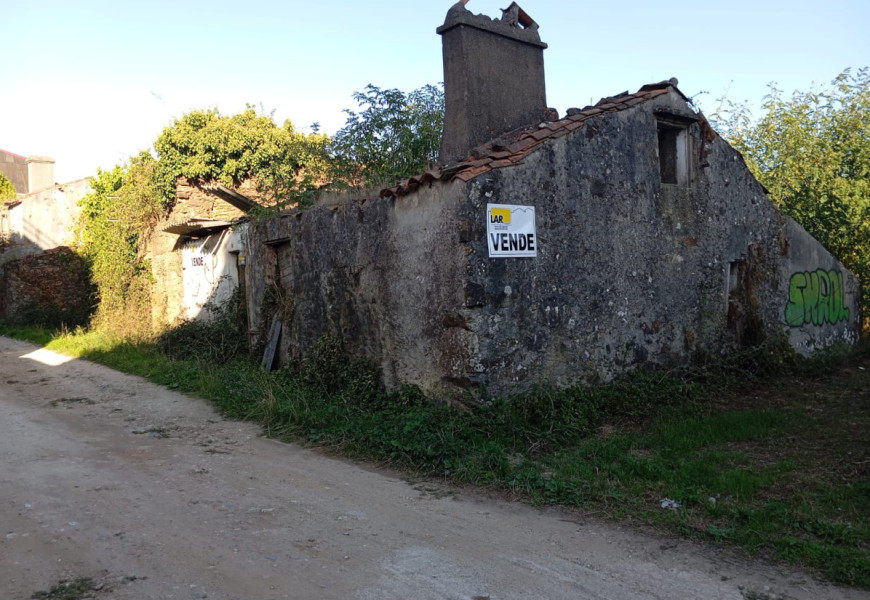 2 CASAS PRÓXIMAS A CARBALLO PARA REFORMAR